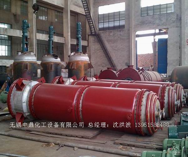 如何正確選購離心式刮板薄膜蒸發(fā)器？中鼎化工告訴您技巧。